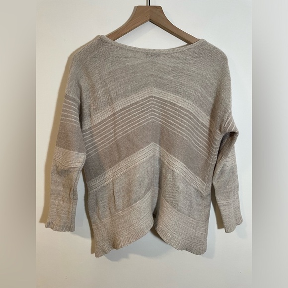 Express Asymmetrical Knit Sweater Wool Blend Size XSmall Neutral Beige Tan Ivory - Picture 3 of 10